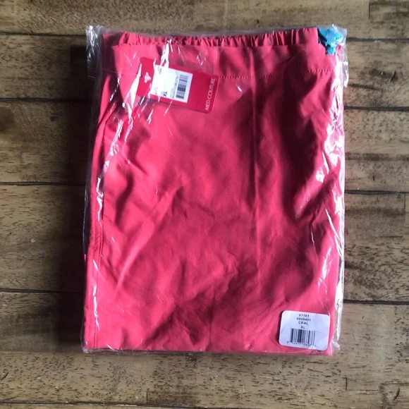 NEW - Med Couture Cargo scrub pants in coral with cargo pocket - Picture 2 of 5